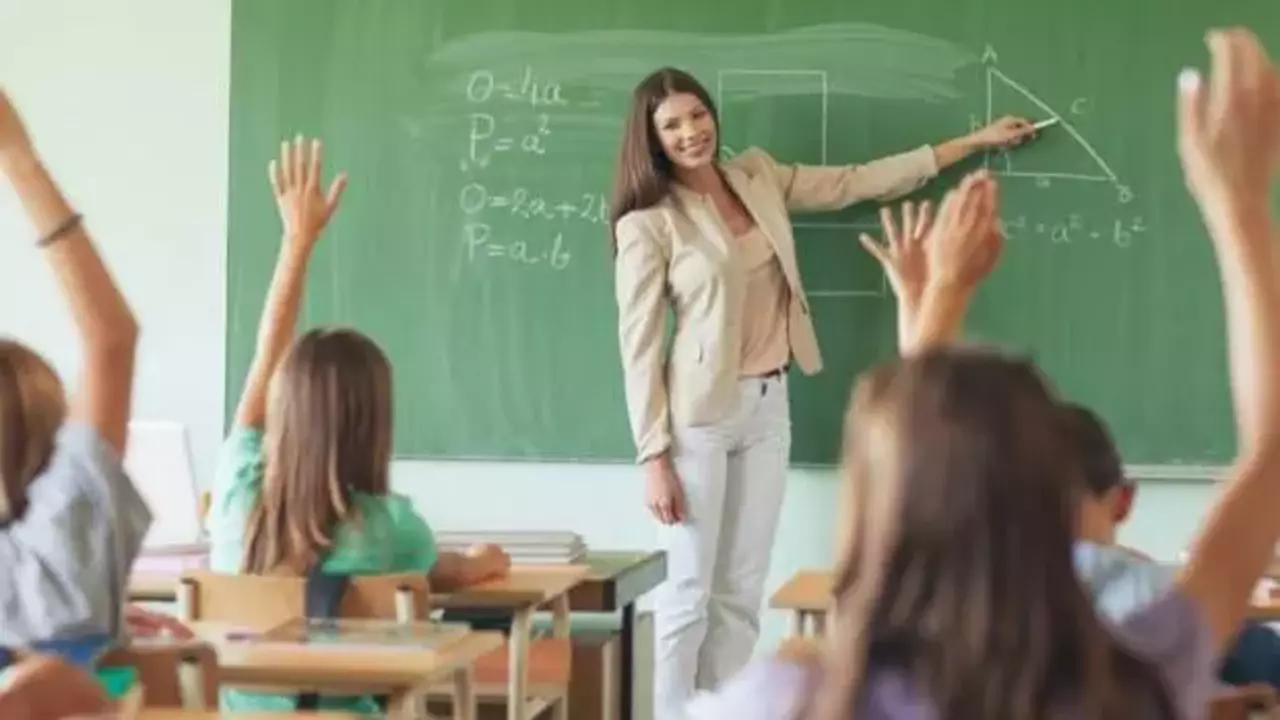 Sözleşmeli Öğretmen